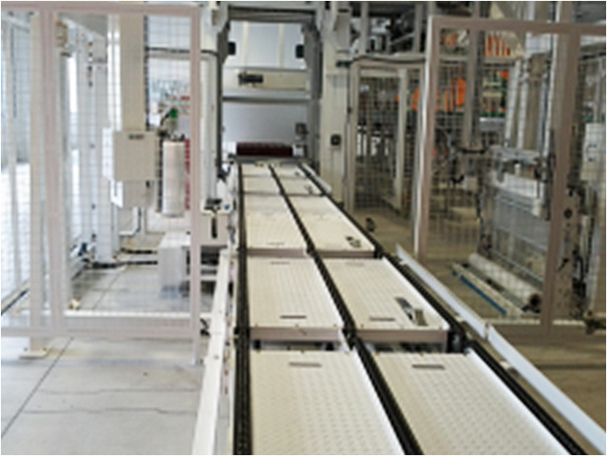 JAPAN S co Pallet conveyor